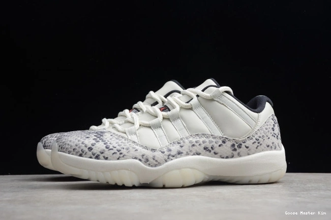 CD6846-002 Snake Air Bone Jordan Light Low 11 SE 0715